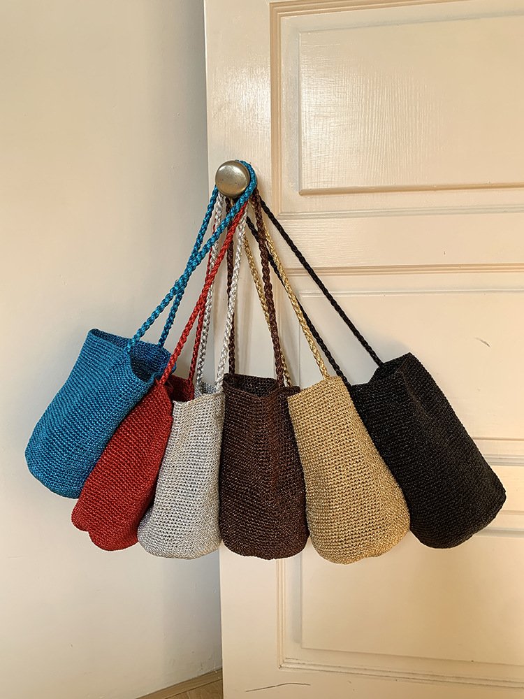 cross border source: high end sense of niche gold and silver thread bucket bag, conspicuous bag, woven bag, versatile crotch shoulder bag cross border source: high end sense of niche gold and silver thread bucket bag, conspicuous bag, woven bag, versatile crotch shoulder bag