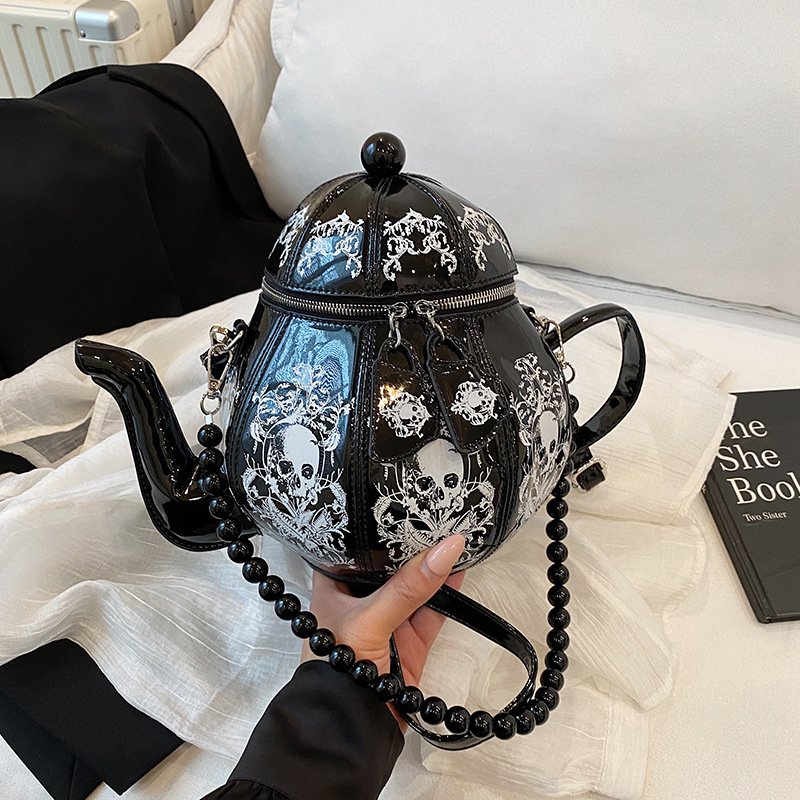 2025 new fashionable niche design, quirky creative water bottle, trendy personalized patchwork handheld, single shoulder crossbody women's bag 2025 new fashionable niche design, quirky creative water bottle, trendy personalized patchwork handheld, single shoulder crossbody women's bag
