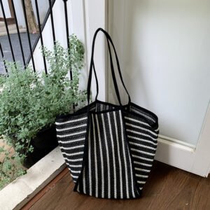 cross border source: vintage striped shoulder bags, hollow woven bags, straw woven bags, beach bags, fashionable large capacity women's bags