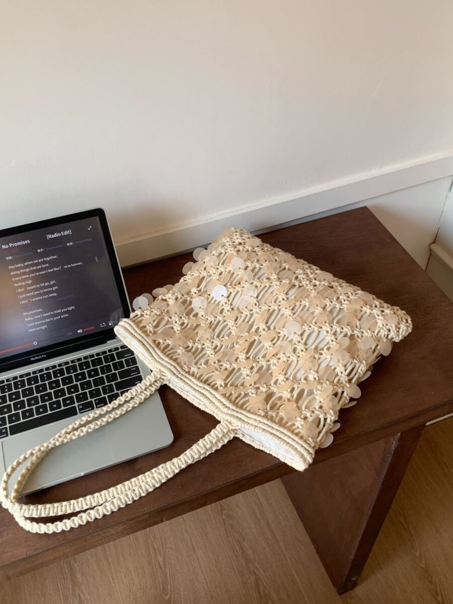 cross border sourcing, niche light luxury spring/summer single shoulder woven bags, large capacity women's bags, hollow handmade crochet bags cross border sourcing, niche light luxury spring/summer single shoulder woven bags, large capacity women's bags, hollow handmade crochet bags