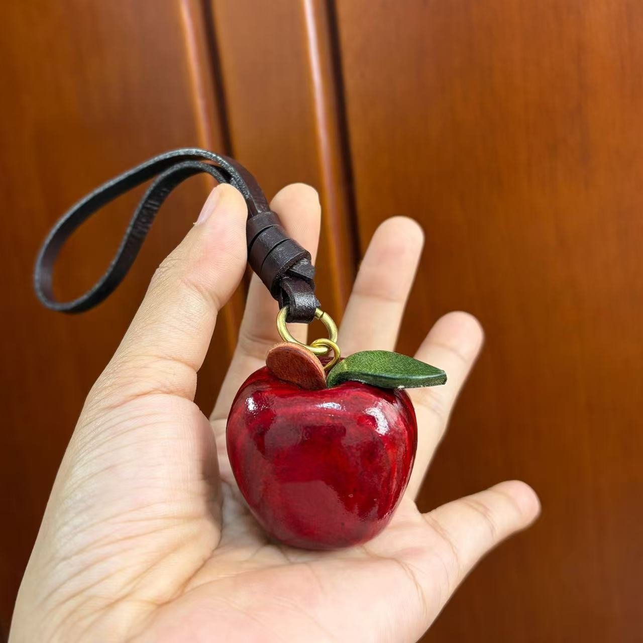 thickened cowhide hand polished apple bag pendant keychain charm bag pet backpack accessories fruit and vegetable key accessories thickened cowhide hand polished apple bag pendant keychain charm bag pet backpack accessories fruit and vegetable key accessories