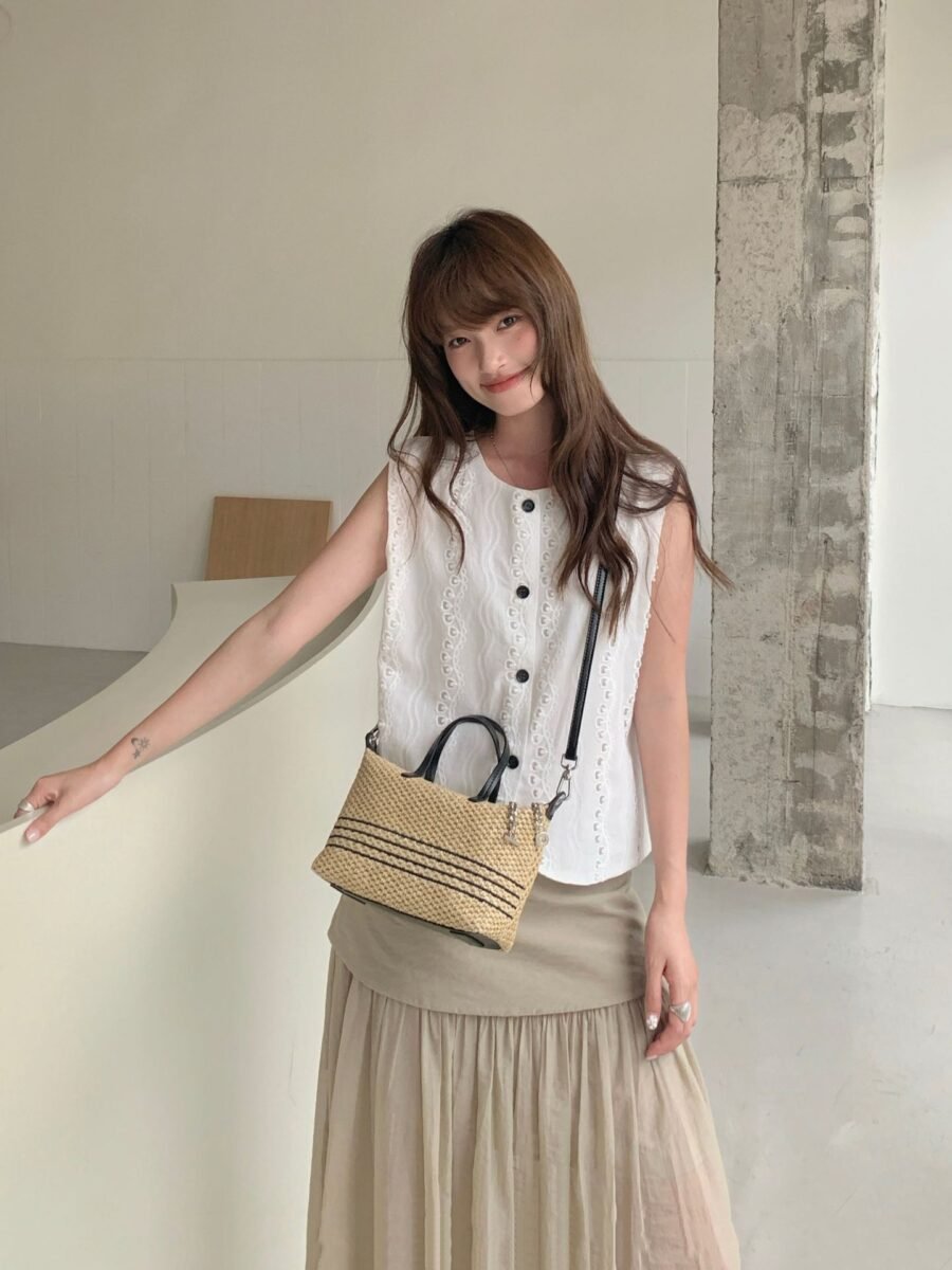 vacation style grass woven hand carried small tote bag for women, 2026 new seaside beach woven bag, cowhide crossbody dumpling bag vacation style grass woven hand carried small tote bag for women, 2026 new seaside beach woven bag, cowhide crossbody dumpling bag
