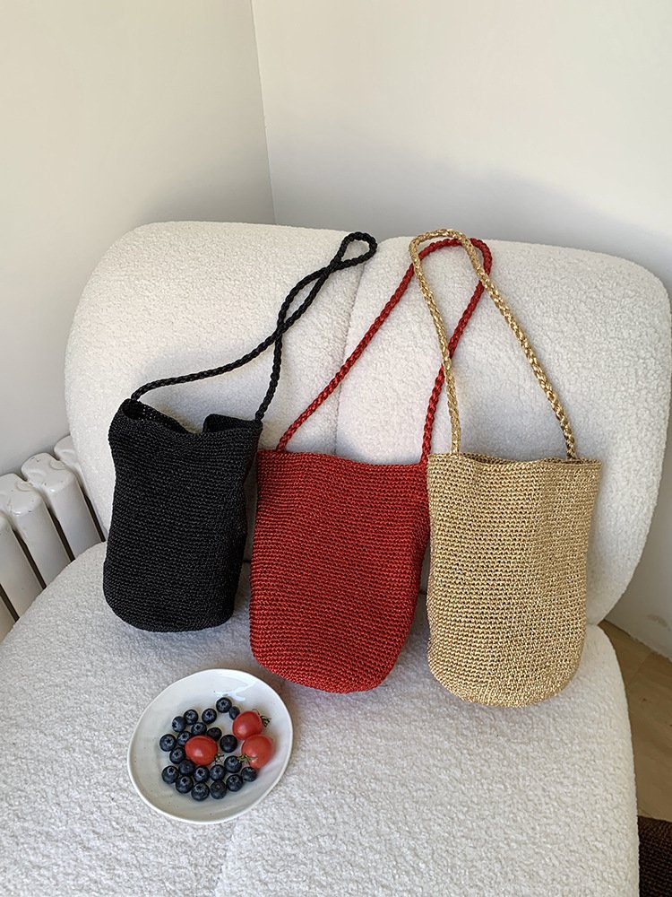 cross border source: high end sense of niche gold and silver thread bucket bag, conspicuous bag, woven bag, versatile crotch shoulder bag cross border source: high end sense of niche gold and silver thread bucket bag, conspicuous bag, woven bag, versatile crotch shoulder bag