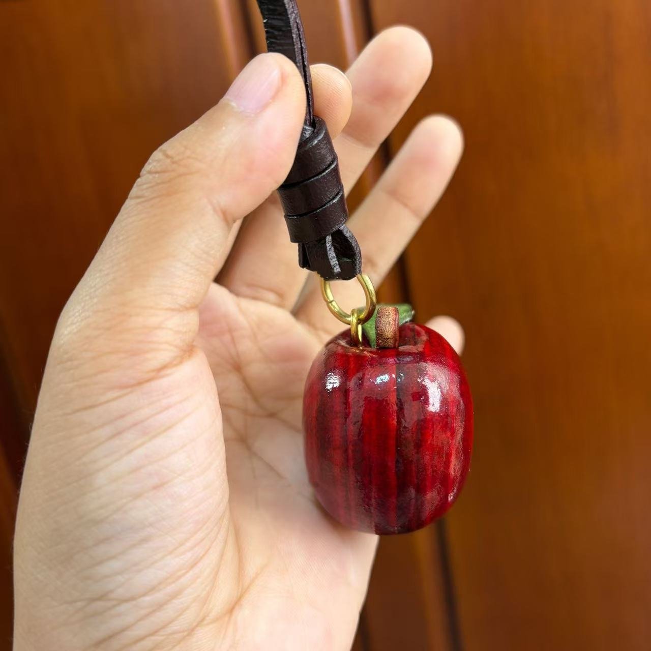 thickened cowhide hand polished apple bag pendant keychain charm bag pet backpack accessories fruit and vegetable key accessories thickened cowhide hand polished apple bag pendant keychain charm bag pet backpack accessories fruit and vegetable key accessories