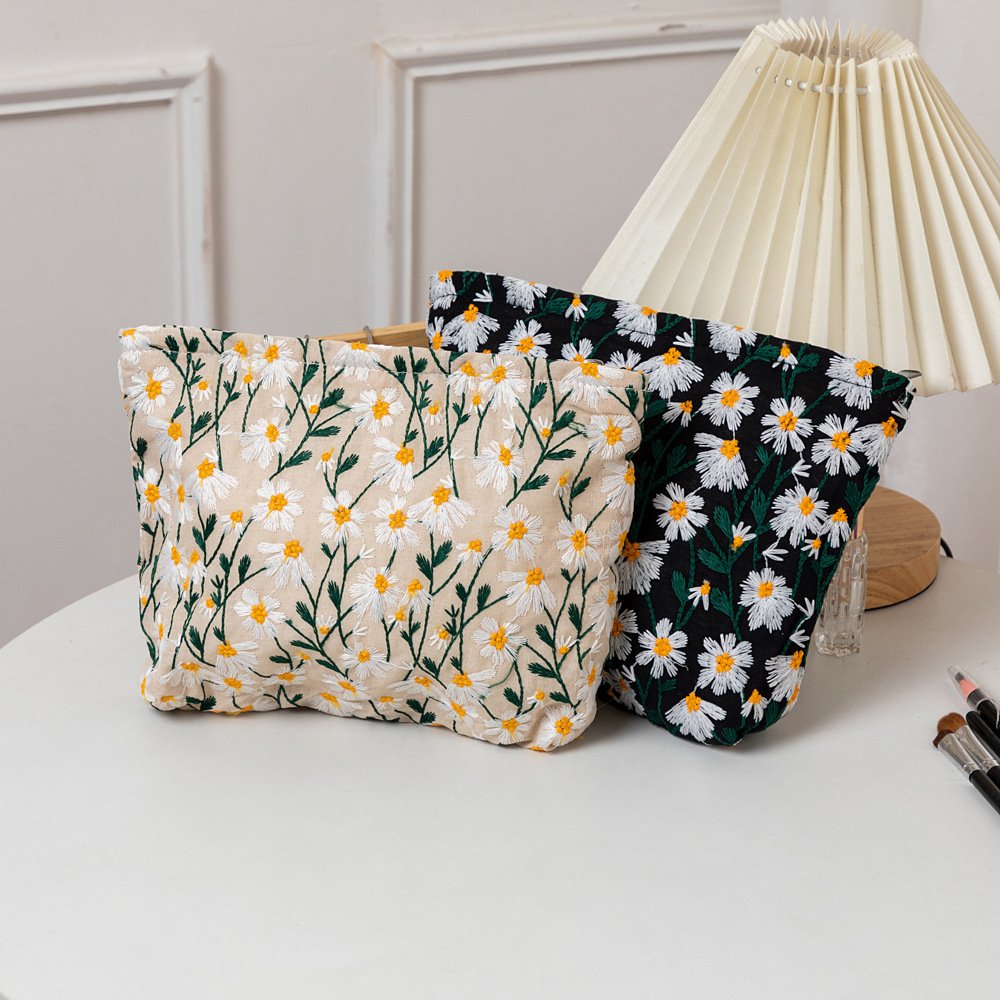 cross border fresh embroidered makeup bag for women, daisy flower toiletry storage bag, simple portable large capacity toiletry bag cross border fresh embroidered makeup bag for women, daisy flower toiletry storage bag, simple portable large capacity toiletry bag