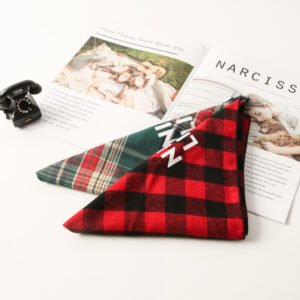 pure cotton yarn dyed twill double layer pet bib towels, triangular scarves, dog and cat scarves, bib wipes