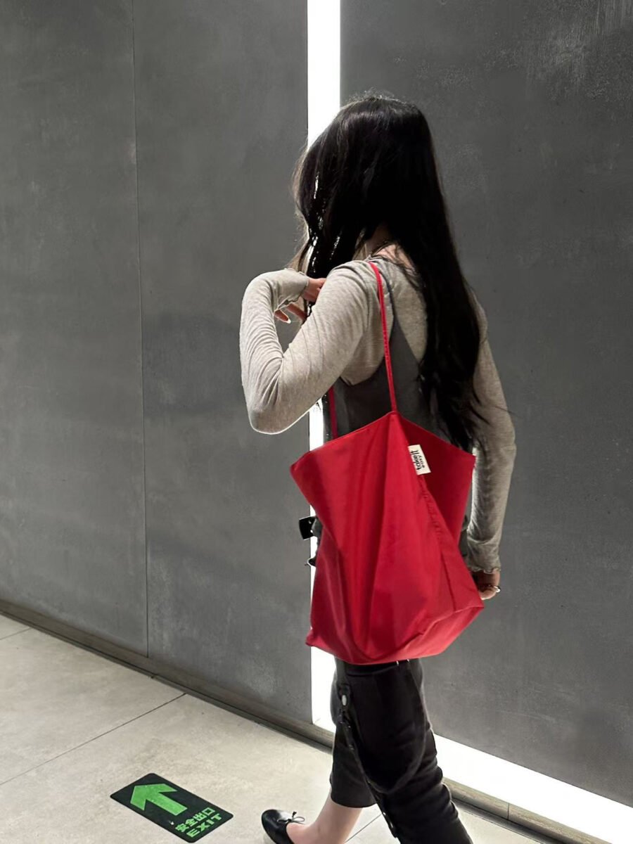 korean niche red nylon tote bag for women, casual lightweight canvas bag, relaxed and large capacity single shoulder bucket bag korean niche red nylon tote bag for women, casual lightweight canvas bag, relaxed and large capacity single shoulder bucket bag