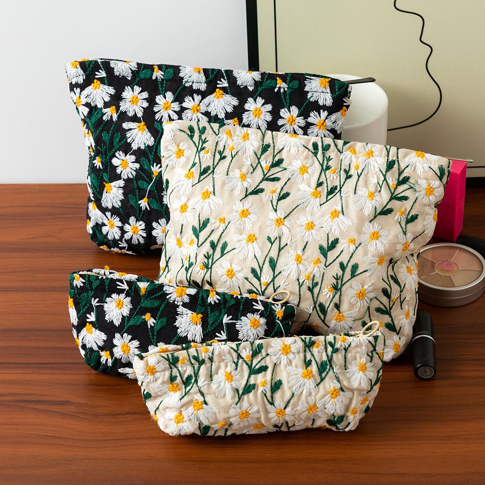 cross border fresh embroidered makeup bag for women, daisy flower toiletry storage bag, simple portable large capacity toiletry bag cross border fresh embroidered makeup bag for women, daisy flower toiletry storage bag, simple portable large capacity toiletry bag
